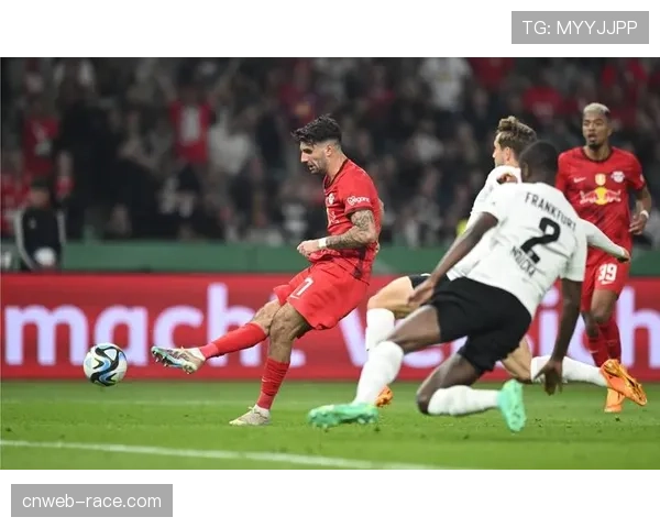 实时:比赛第78分钟,斯图加特获得点球,VAR复核后维持原判 实时:比赛第78分钟,斯图加特获得点球,VAR复核后维持原判